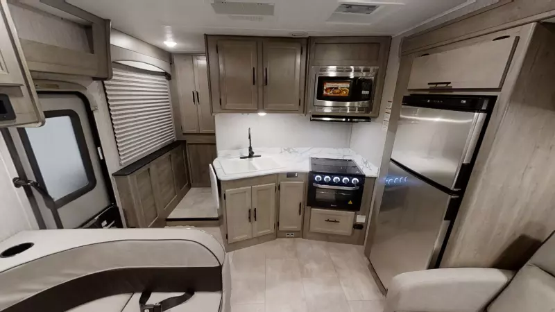 Freelander Main Room