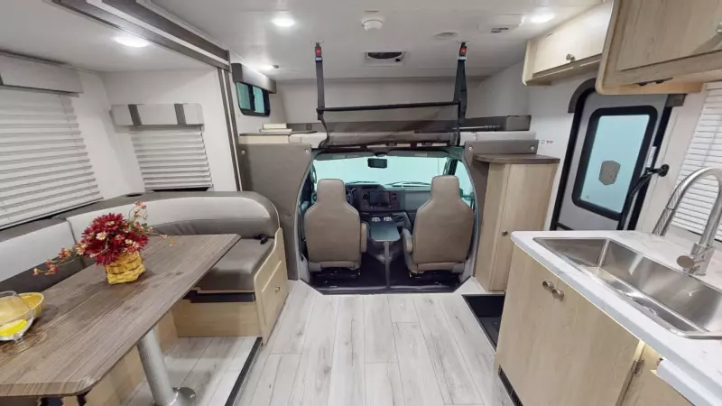 260MB - Ford E-450 Floorplan Main Room