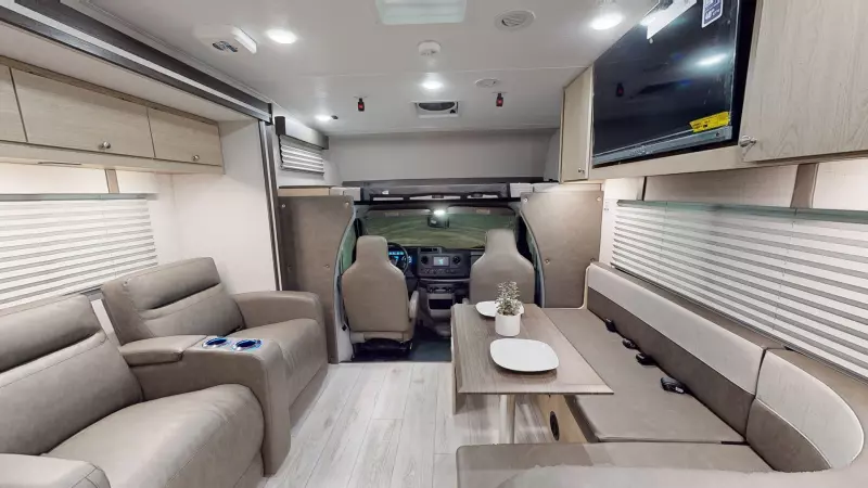 298KB - Ford E-450 Floorplan Main Room