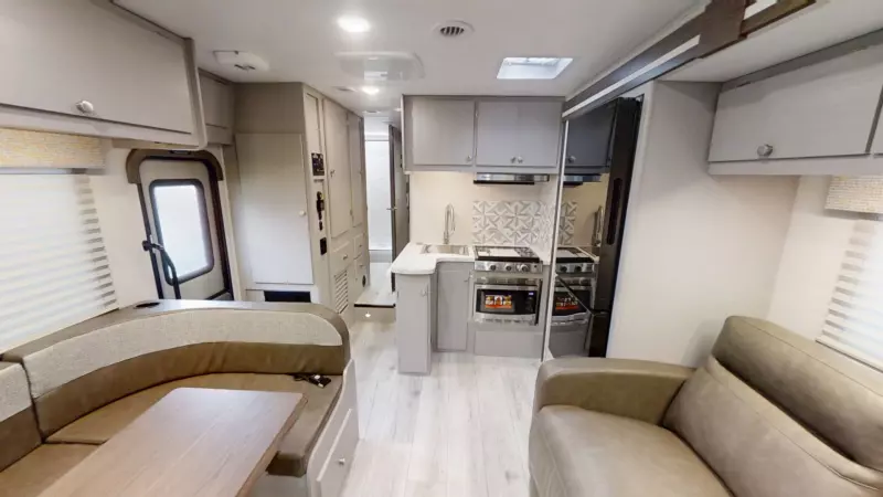Freelander Main Room